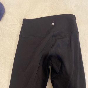 Lululemon wonder under 8 nulu (thin fabric)